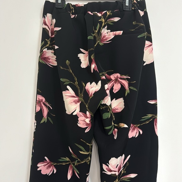Like an angel floral women’s small pants - Picture 4 of 6